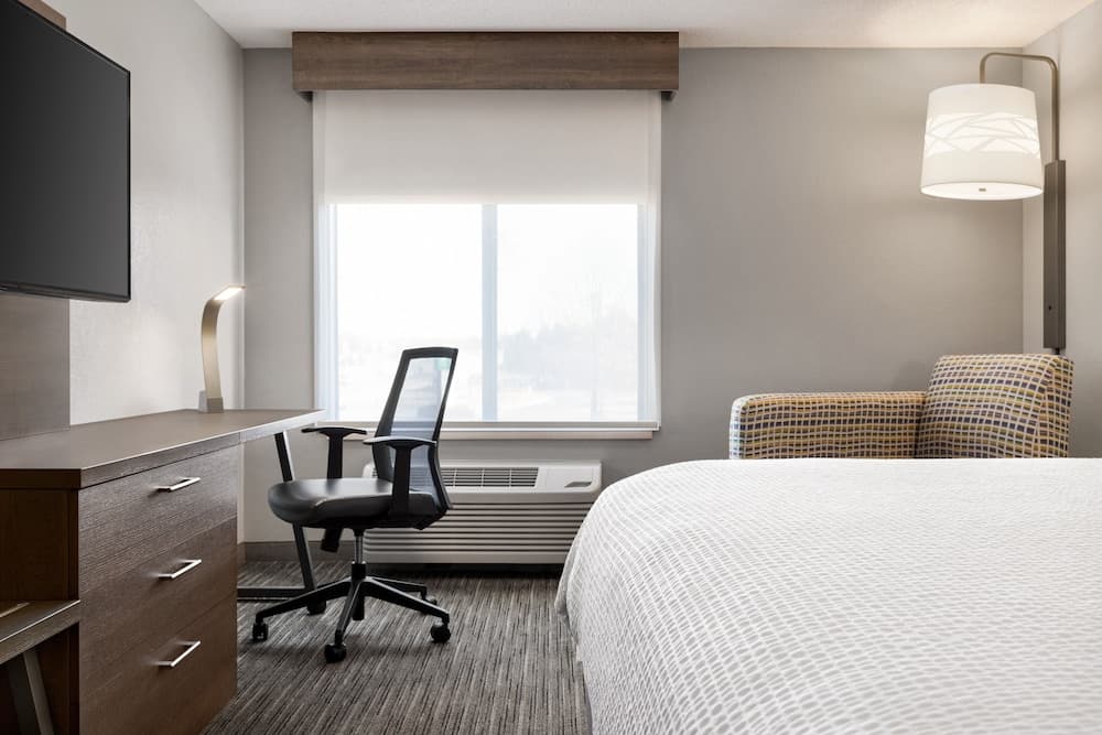 Holiday Inn Express & Suites Oxford by IHG