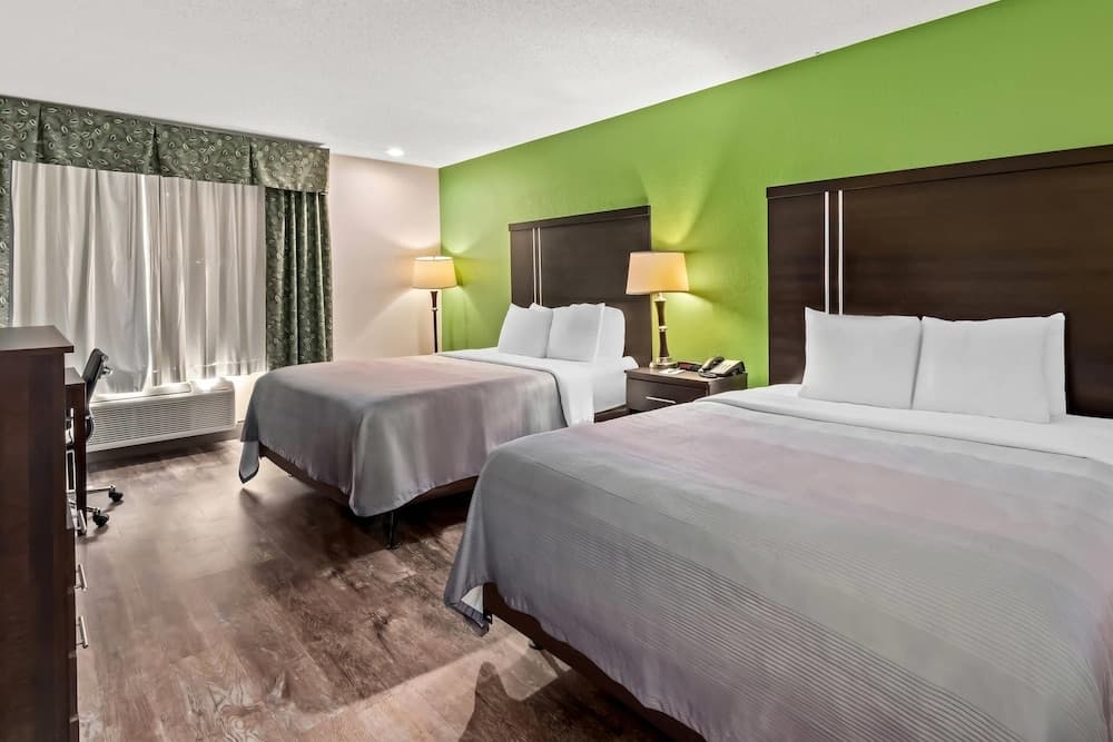 Quality Inn & Suites - Granbury