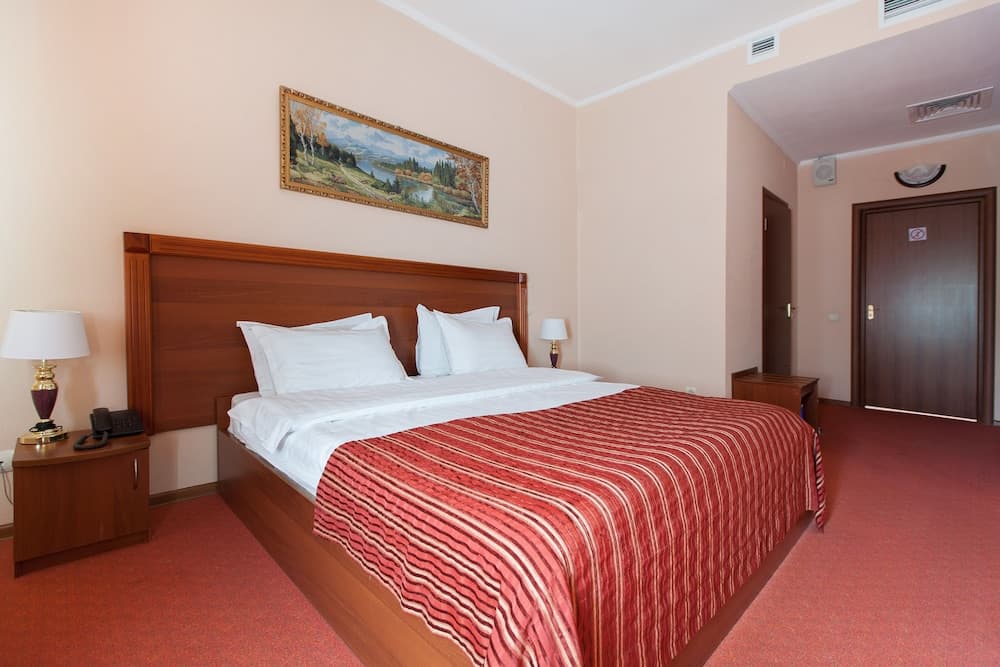 Regina Hotel on Peterburgskaya