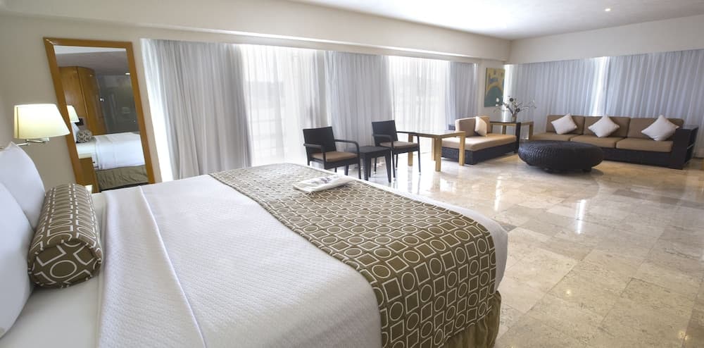 HS HOTSSON Hotel Acapulco