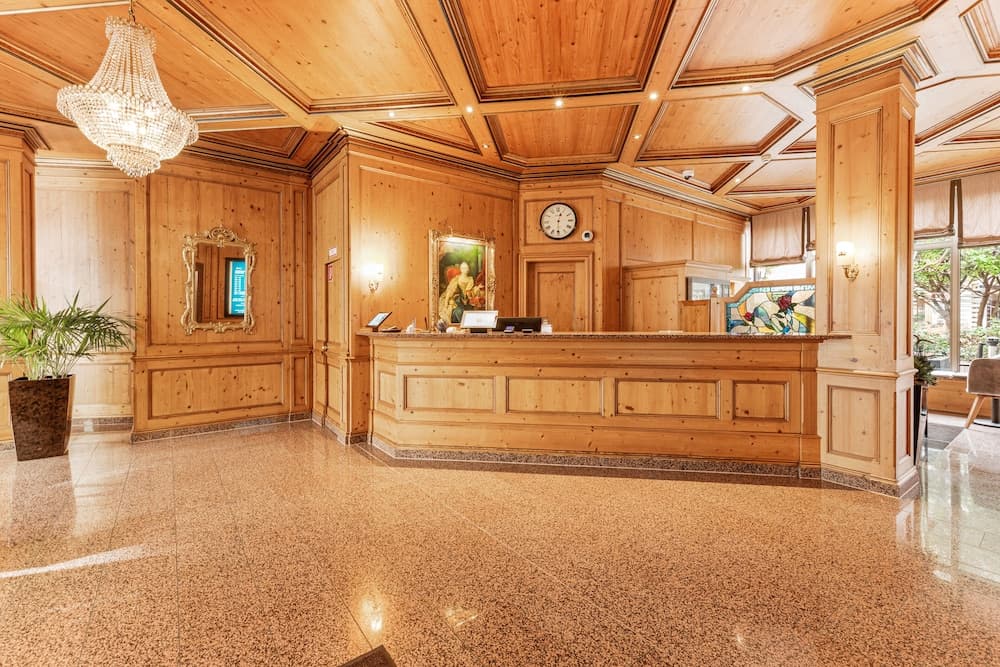 KING's HOTEL Center Superior