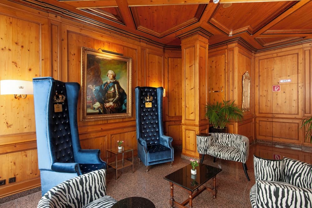 KING's HOTEL Center Superior