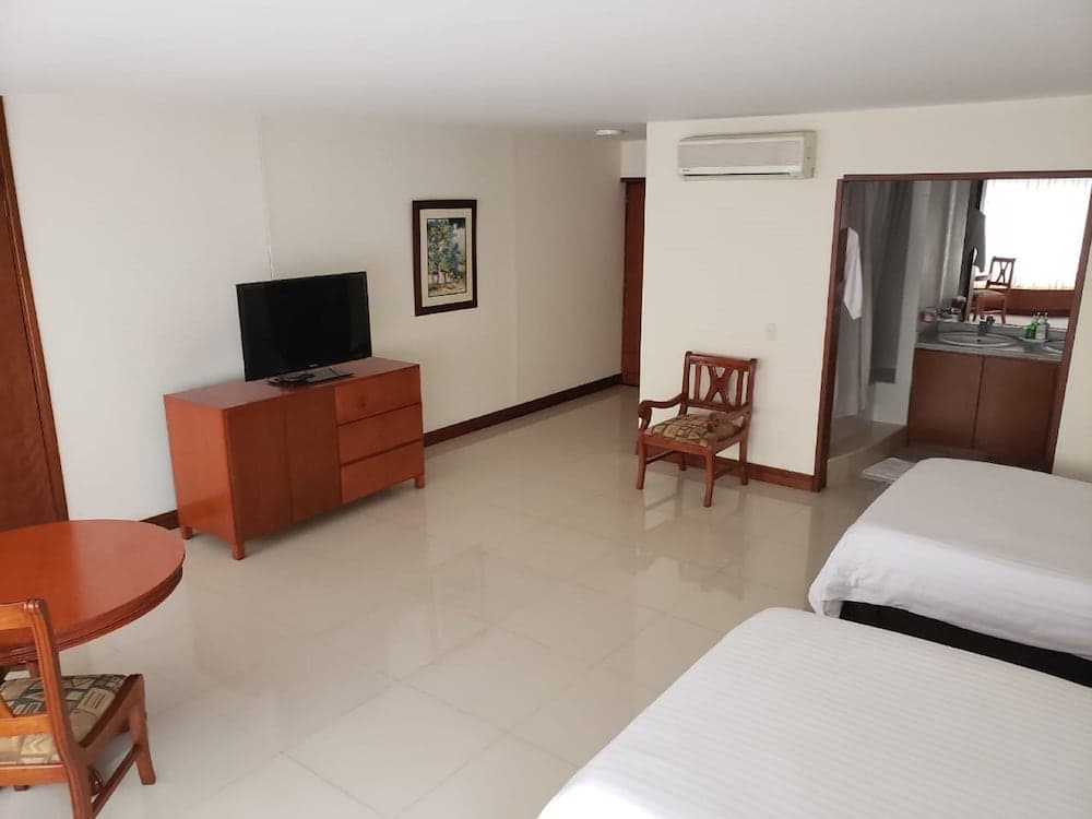 Torre De Cali Plaza Hotel