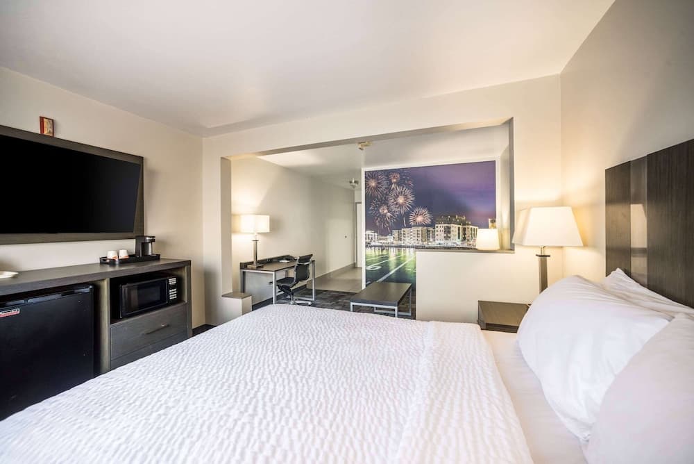 AmericInn by Wyndham Green Bay Near Stadium