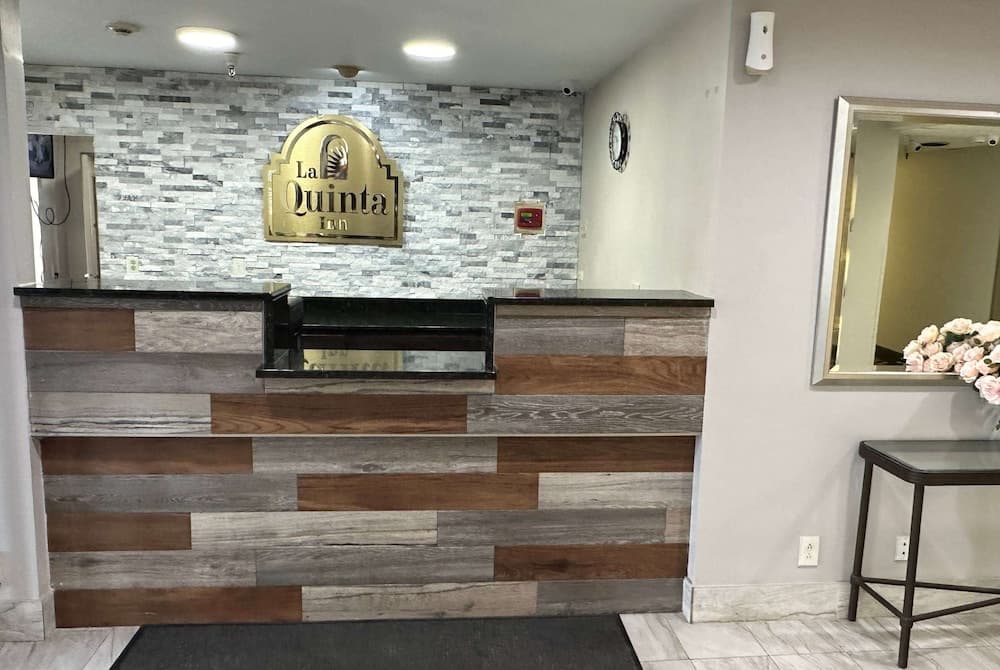 La Quinta Inn and Suites by Wyndham Cincinnati North