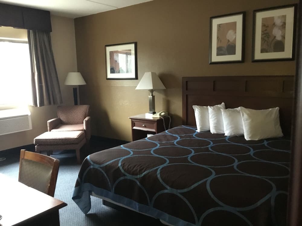 Super 8 by Wyndham Manchester Airport