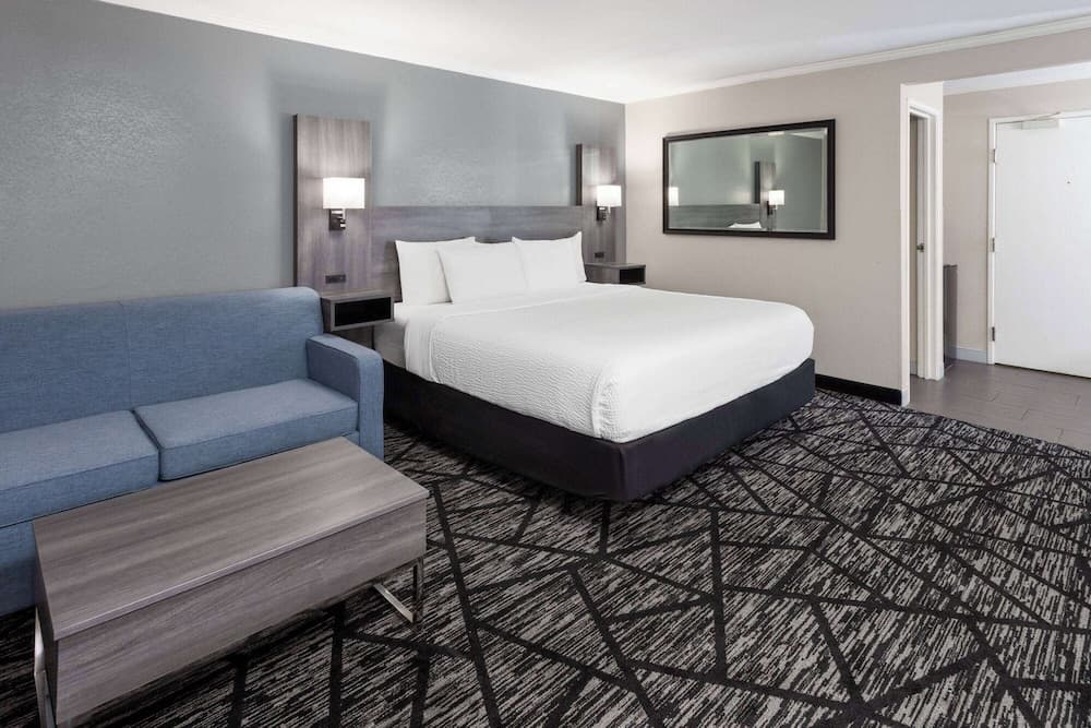 La Quinta Inn by Wyndham Cleveland Independence