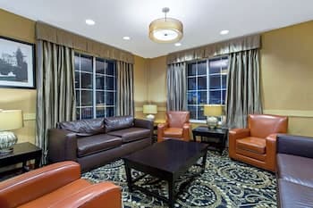 La Quinta Inn & Suites by Wyndham Manchester