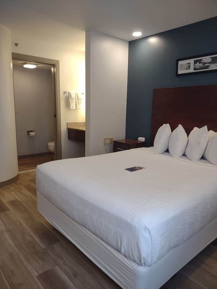 Baymont by Wyndham Flat Rock