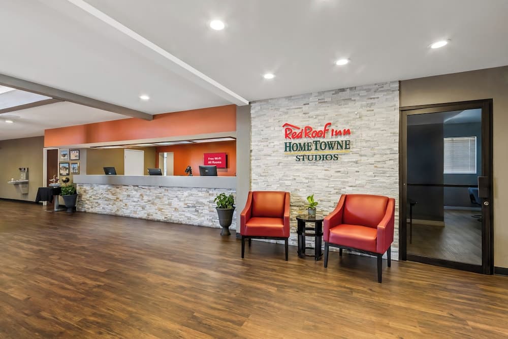 HomeTowne Studios by Red Roof Ridgecrest