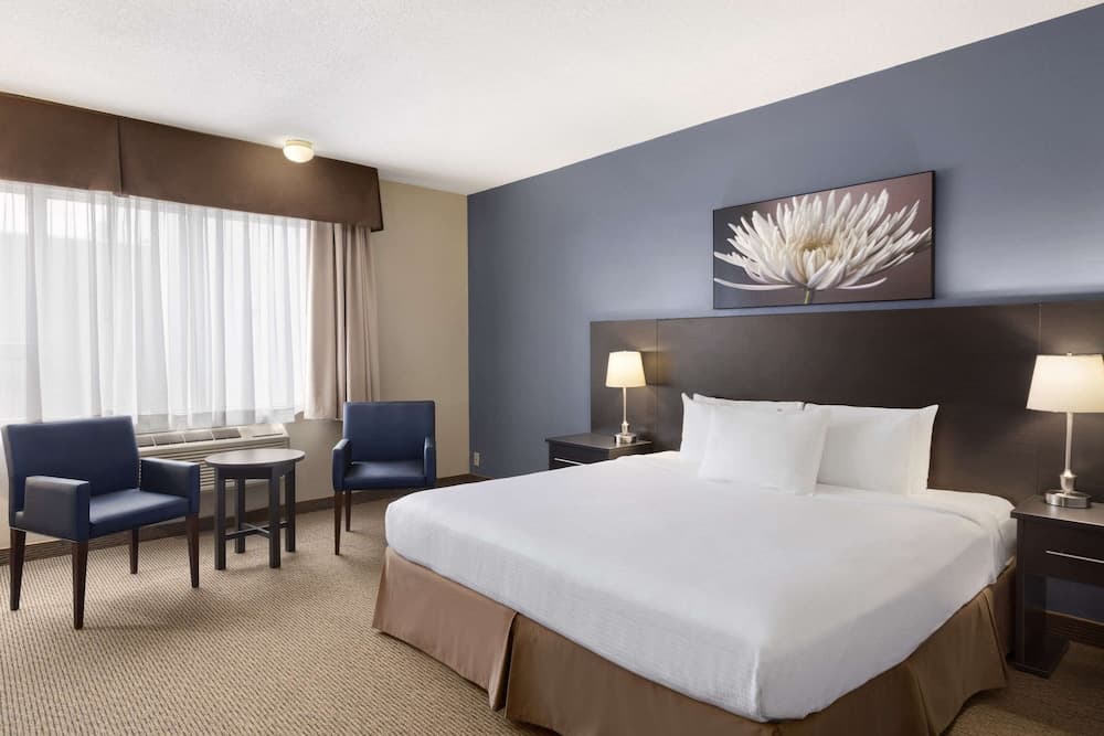 Days Inn & Conference Centre by Wyndham Montreal Airport