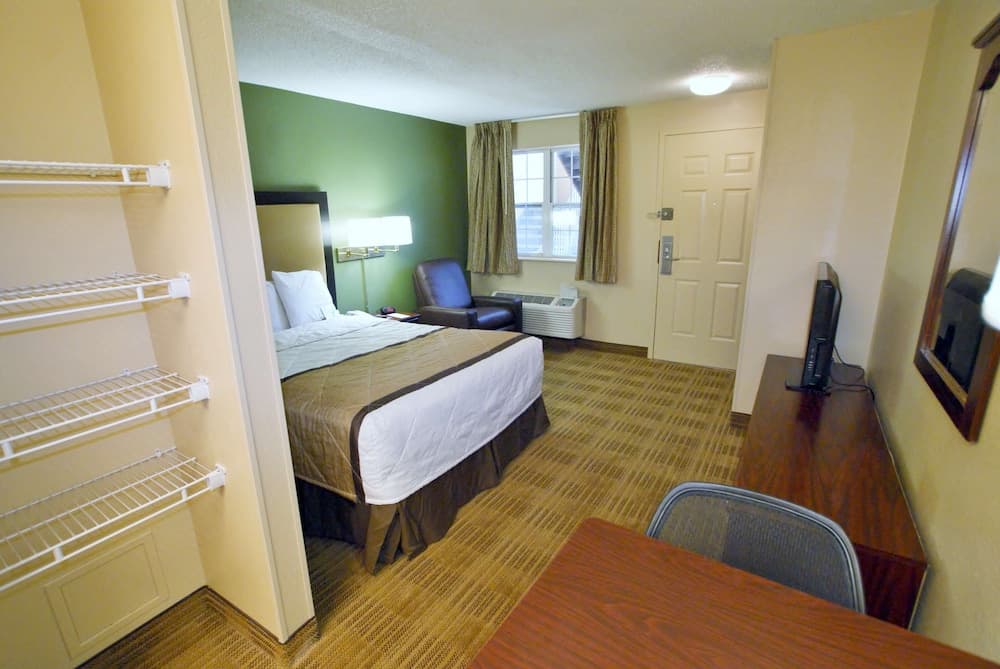 Extended Stay America Suites Greensboro Big Tree Way