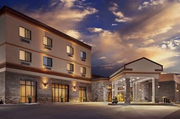 Roosevelt Grand Dakota, SureStay Collection by Best Western