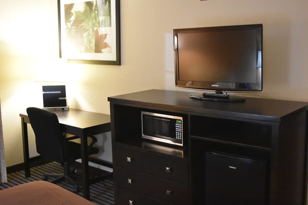 Baymont by Wyndham Dallas/ Love Field