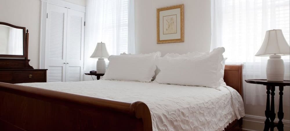 Island City House Hotel