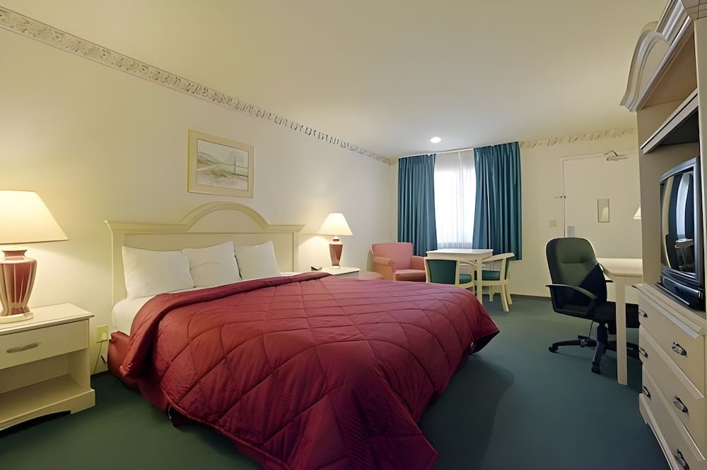 Days Inn by Wyndham Gilroy