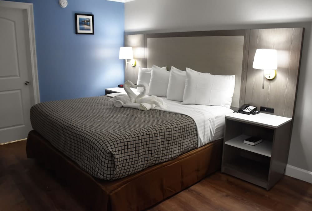 Destin Inn and Suites