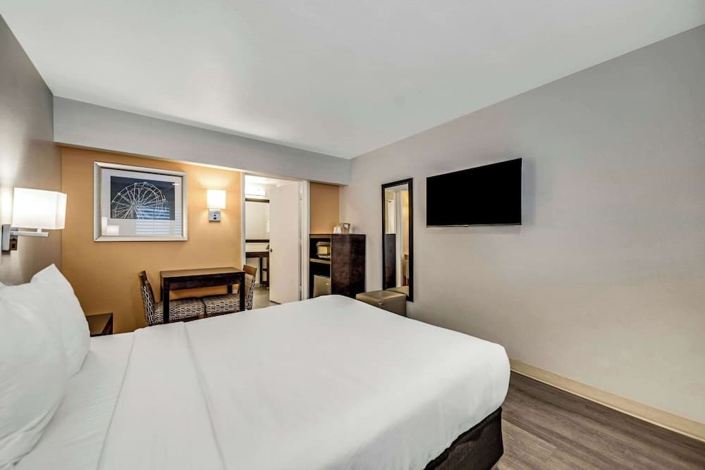 Comfort Inn Beach/Boardwalk Area