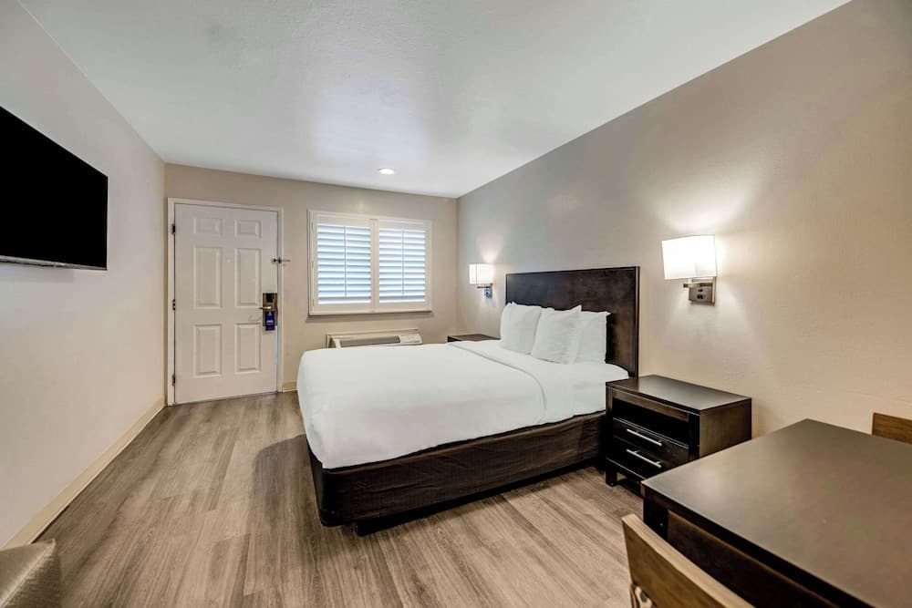 Comfort Inn Beach/Boardwalk Area