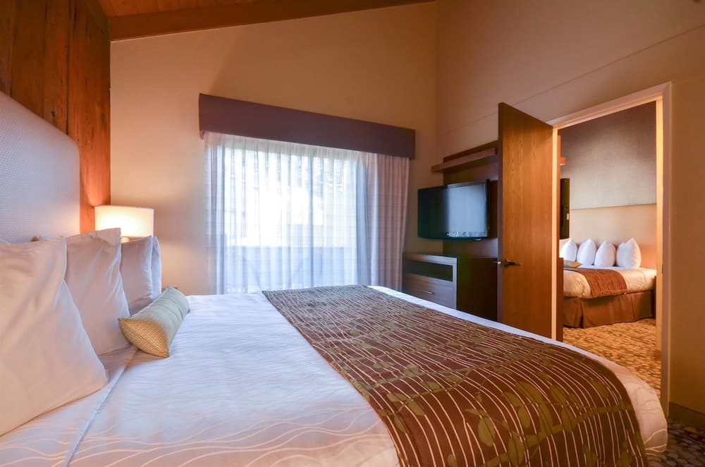 Best Western The Inn & Suites Pacific Grove