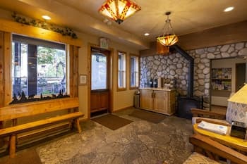 Red Wolf Lodge at Olympic Valley