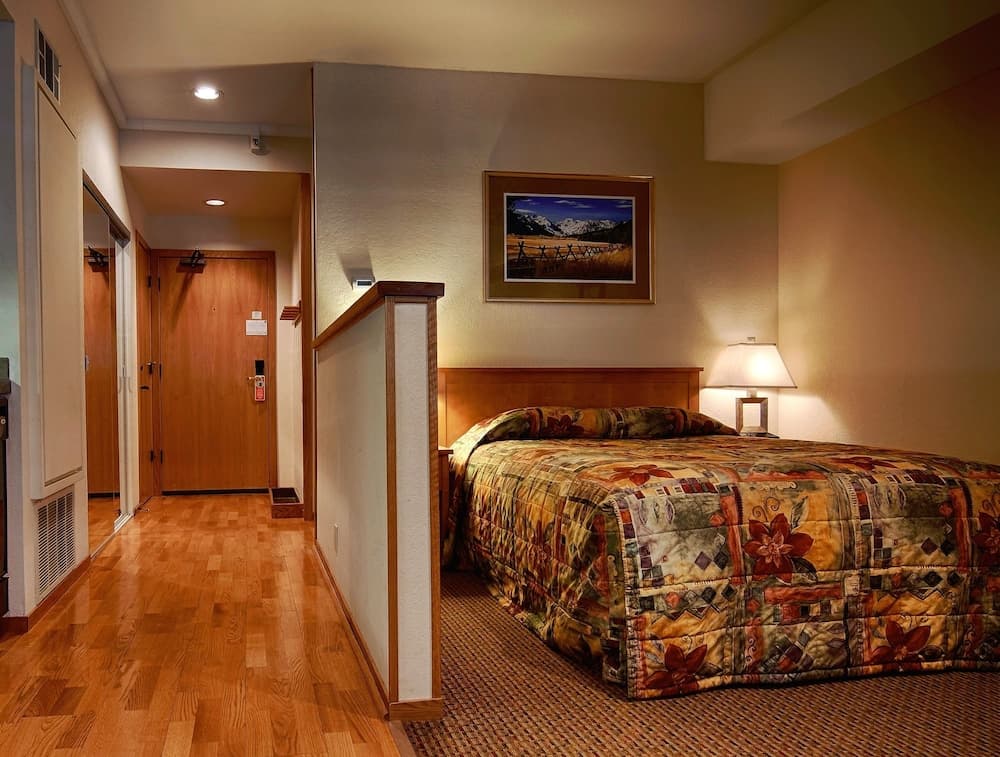 Palisades Tahoe Lodge