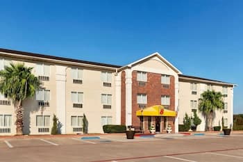 Super 8 by Wyndham Waco University Area