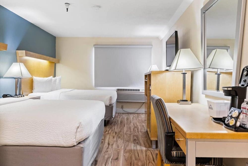 Days Inn by Wyndham Woodland