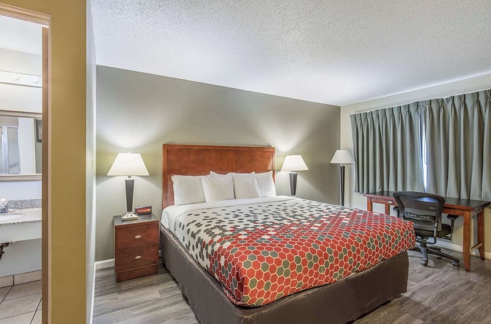 Econo Lodge Inn & Suites Yreka