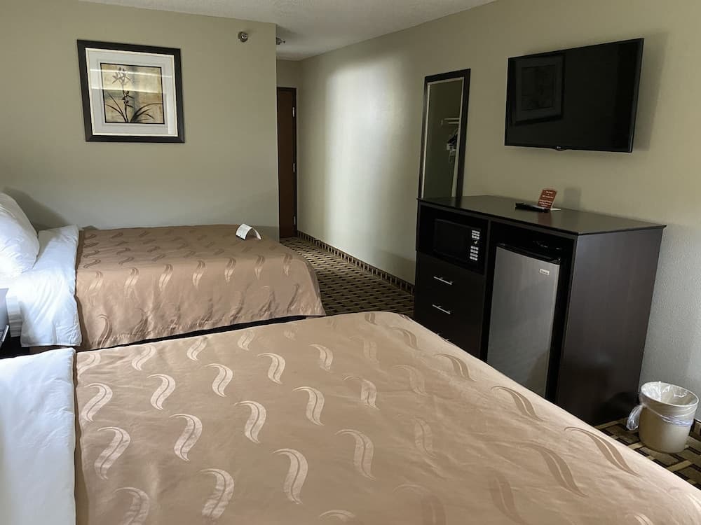 Quality Inn Morton at I-74