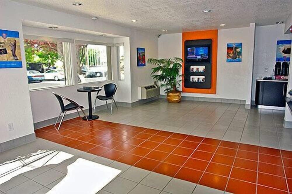 Motel 6 Albuquerque, NM - Coors Road