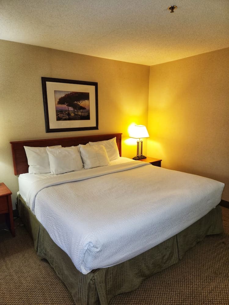 La Quinta Inn & Suites by Wyndham Appleton College Avenue