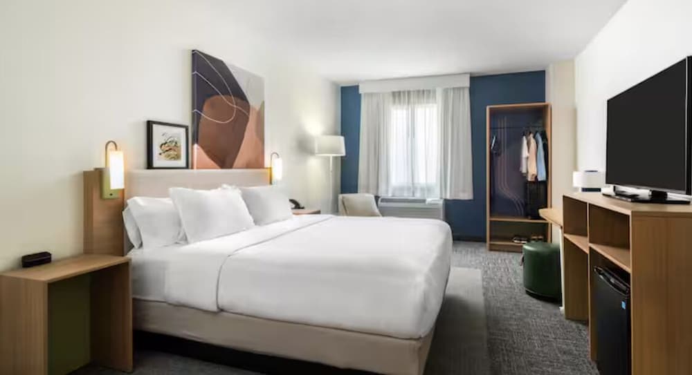 Spark by Hilton Duluth