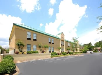 Best Western Plus Edison Inn