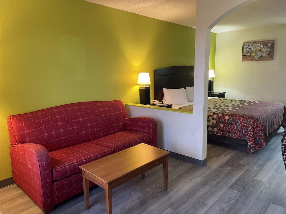 Econo Lodge Inn & Suites Sweetwater I-20