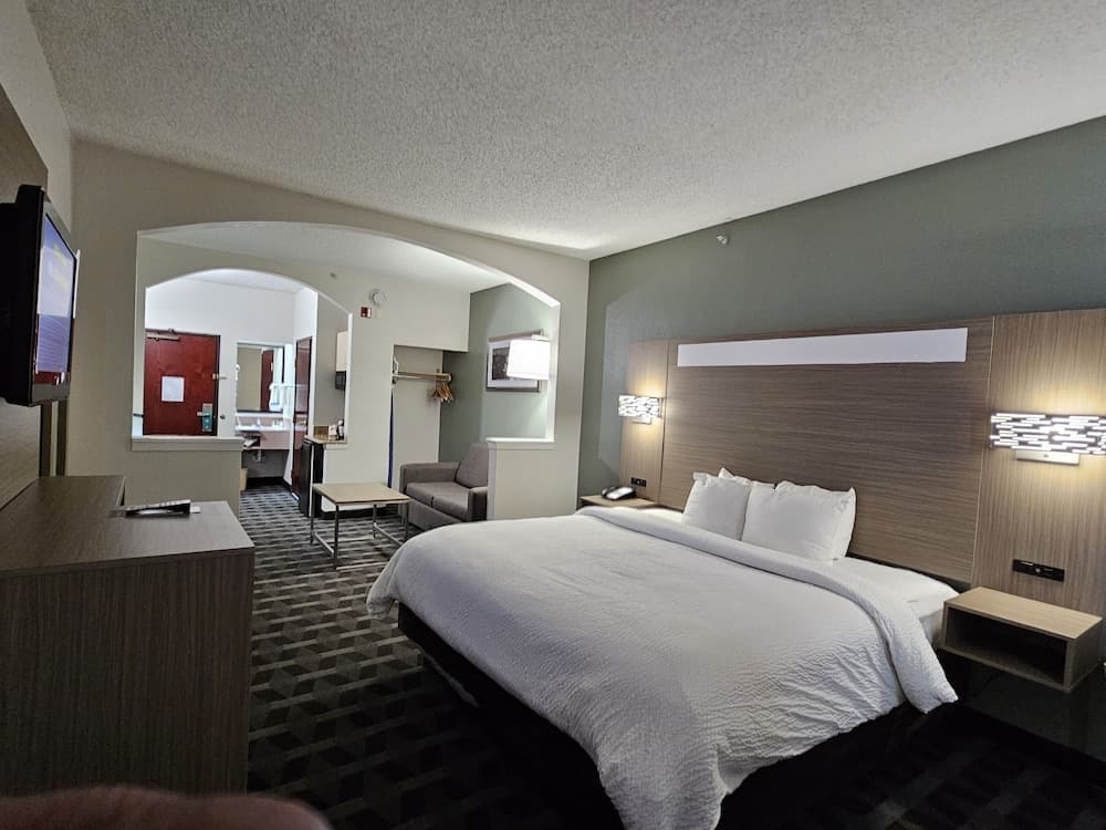 Quality Inn & Suites Irving DFW Airport South