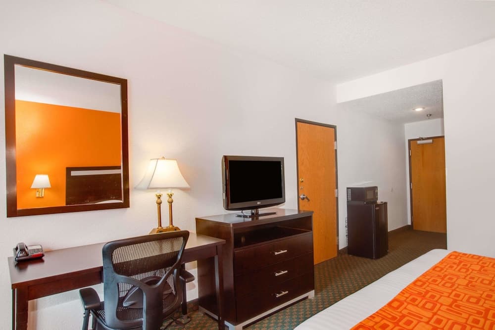 Howard Johnson by Wyndham Beckley