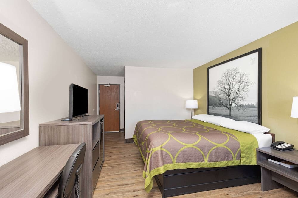 Super 8 by Wyndham Johnson City