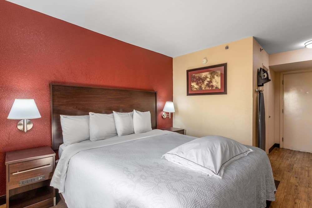 Red Roof Inn PLUS+ El Paso East