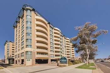 Adina Serviced Apartments Canberra James Court