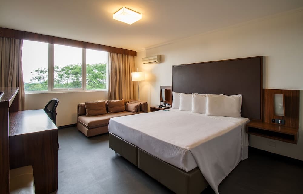 Hotel Deville Business Maringá