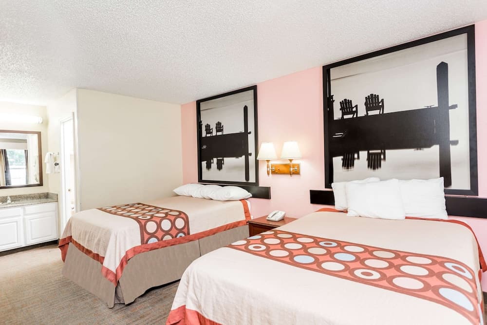 Super 8 by Wyndham Statesboro