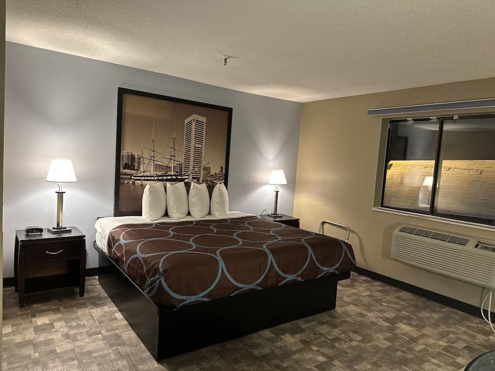 Super 8 by Wyndham Baltimore/Essex Area