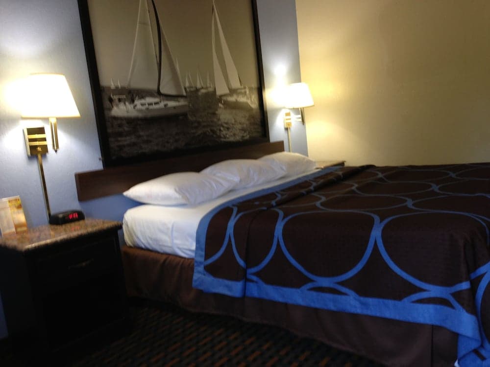 Super 8 by Wyndham New Castle