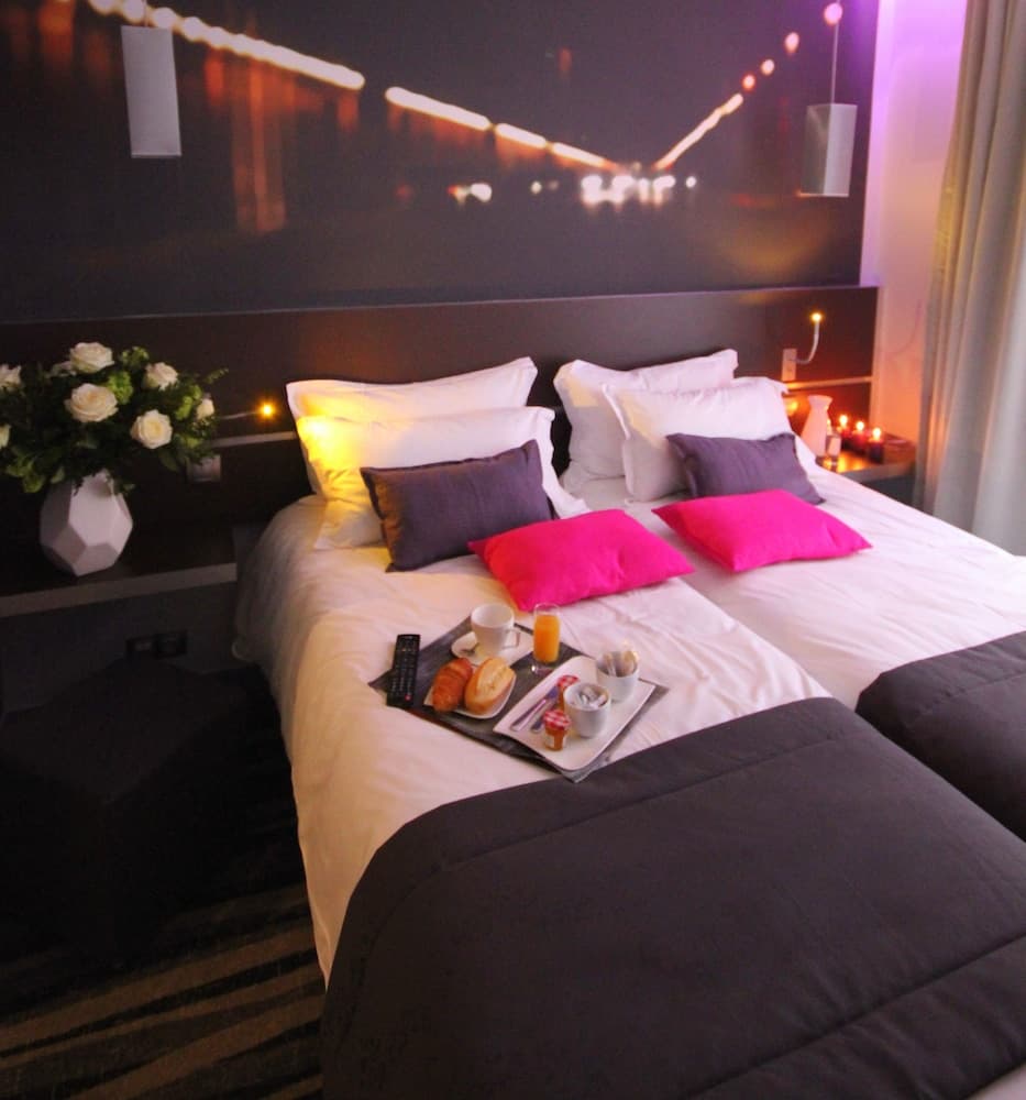 Hotel Lumières Montmartre Paris