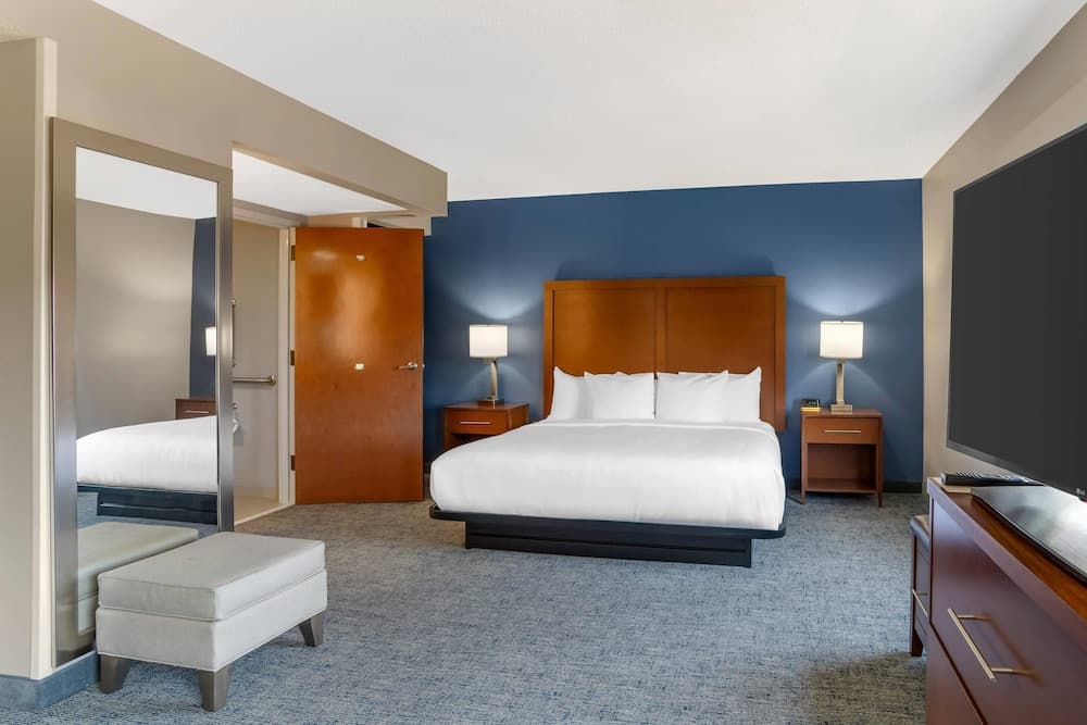 Comfort Suites near Birkdale Village- Huntersville