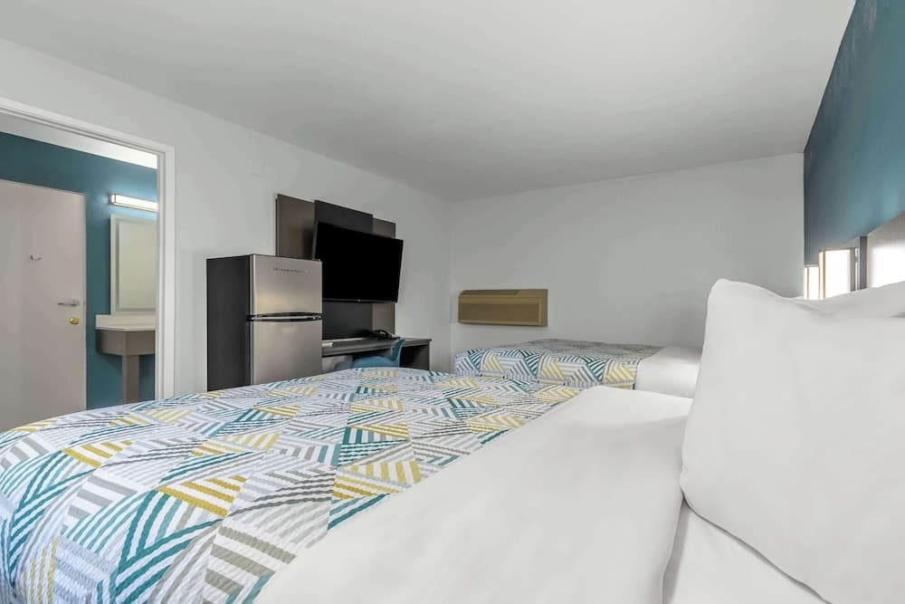 Studio 6 Suites Madera, California - Yosemite