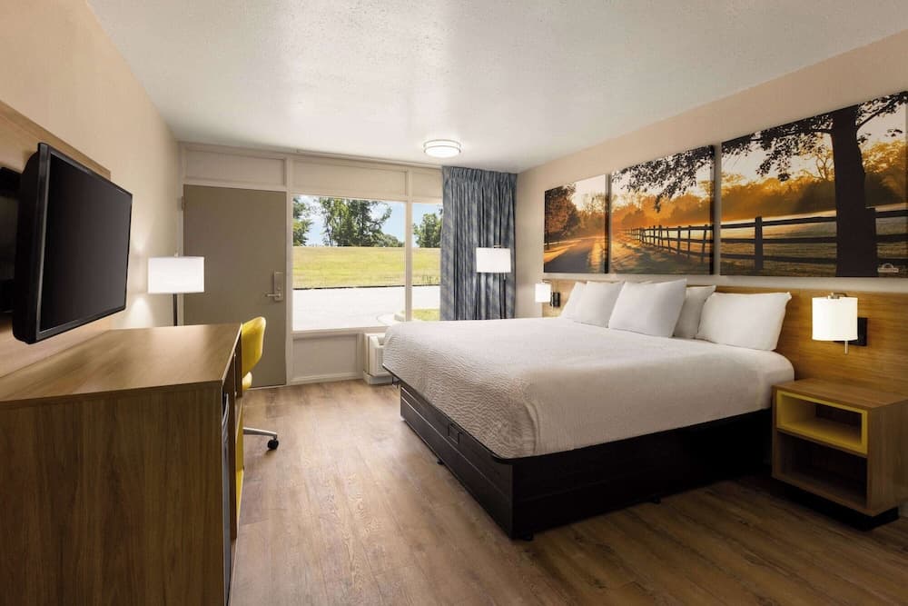 Days Inn by Wyndham McComb MS