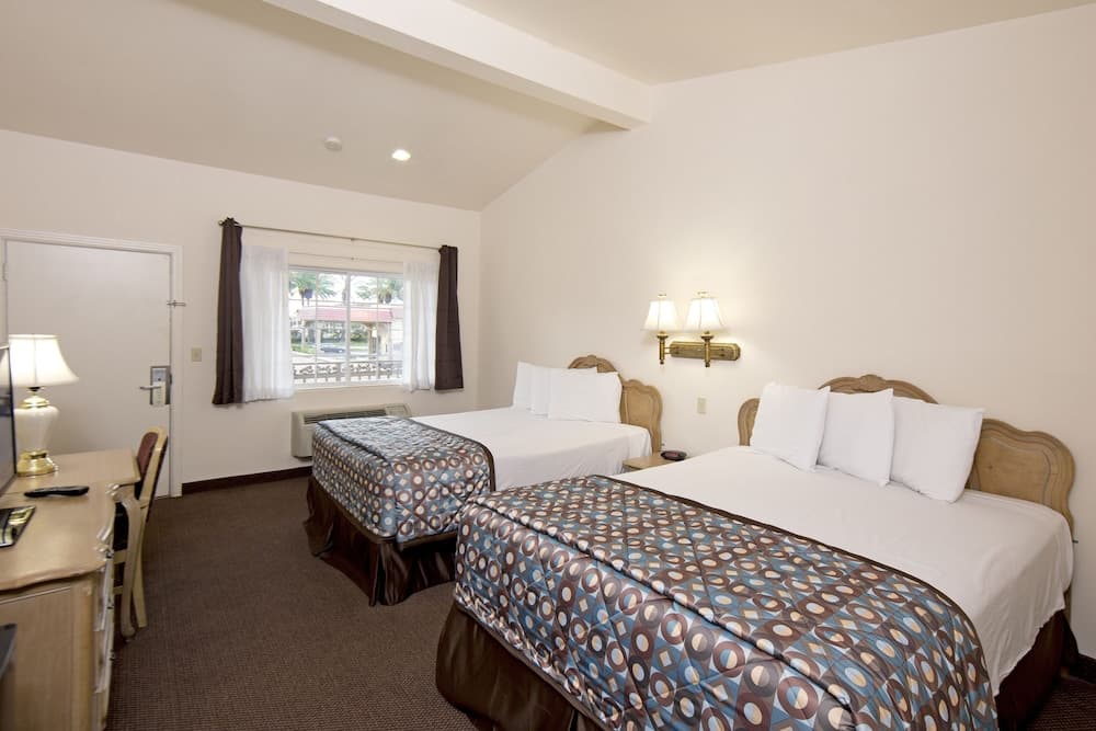 Anaheim Discovery Inn & Suites