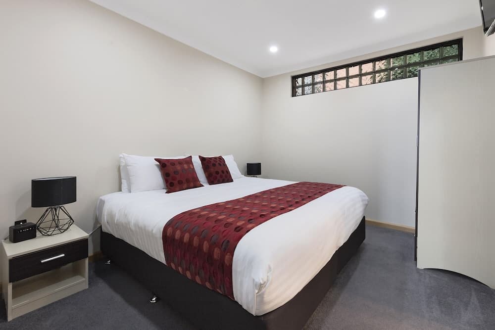 Commodore Regent Launceston